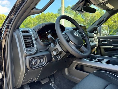 New 2025 RAM 2500 Laramie image 32