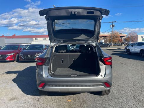 Used 2025 Chevrolet Trax LT image 30