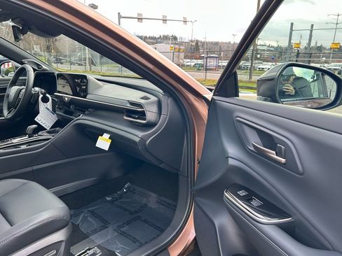 New 2026 Toyota Crown Platinum image 15