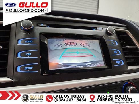 Used 2018 Toyota Highlander LE image 26