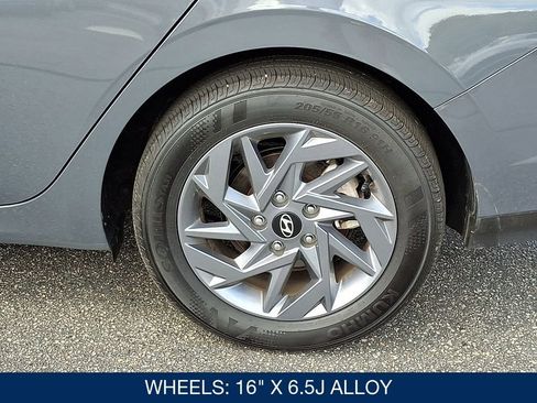 Certified 2024 Hyundai Elantra SEL image 9