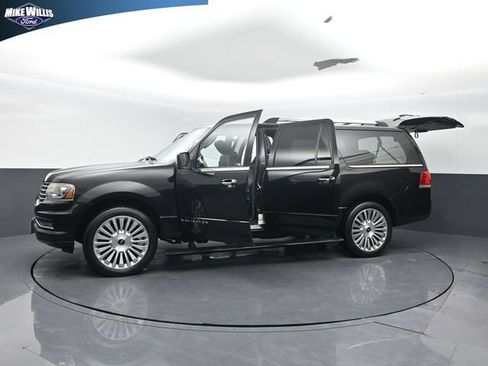Used 2017 Lincoln Navigator L Reserve AWD/4WD image 28