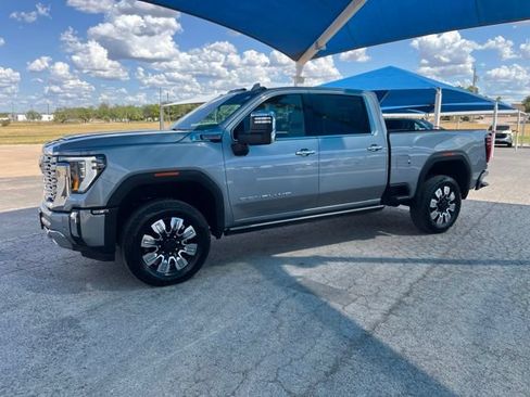 Used 2026 GMC Sierra 2500 Denali AWD/4WD image 1