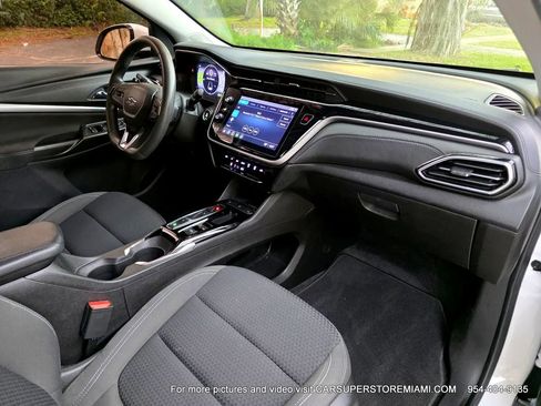 Used 2022 Chevrolet Bolt EUV LT w/ Driver Confidence Package image 8