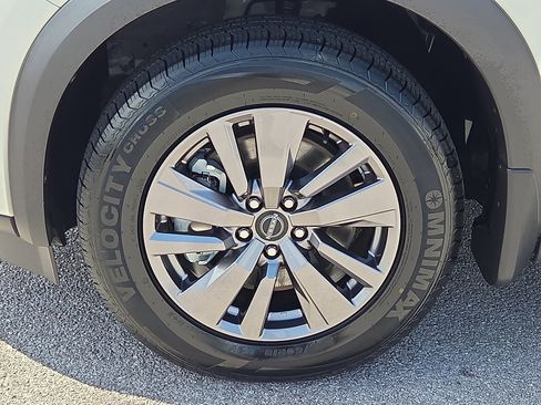 Used 2024 Nissan Pathfinder SV FWD image 7
