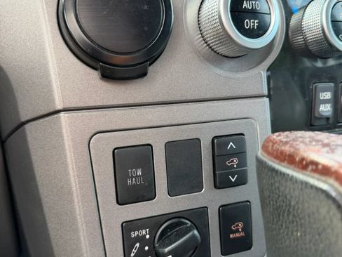 Used 2013 Toyota Sequoia Platinum RWD image 31