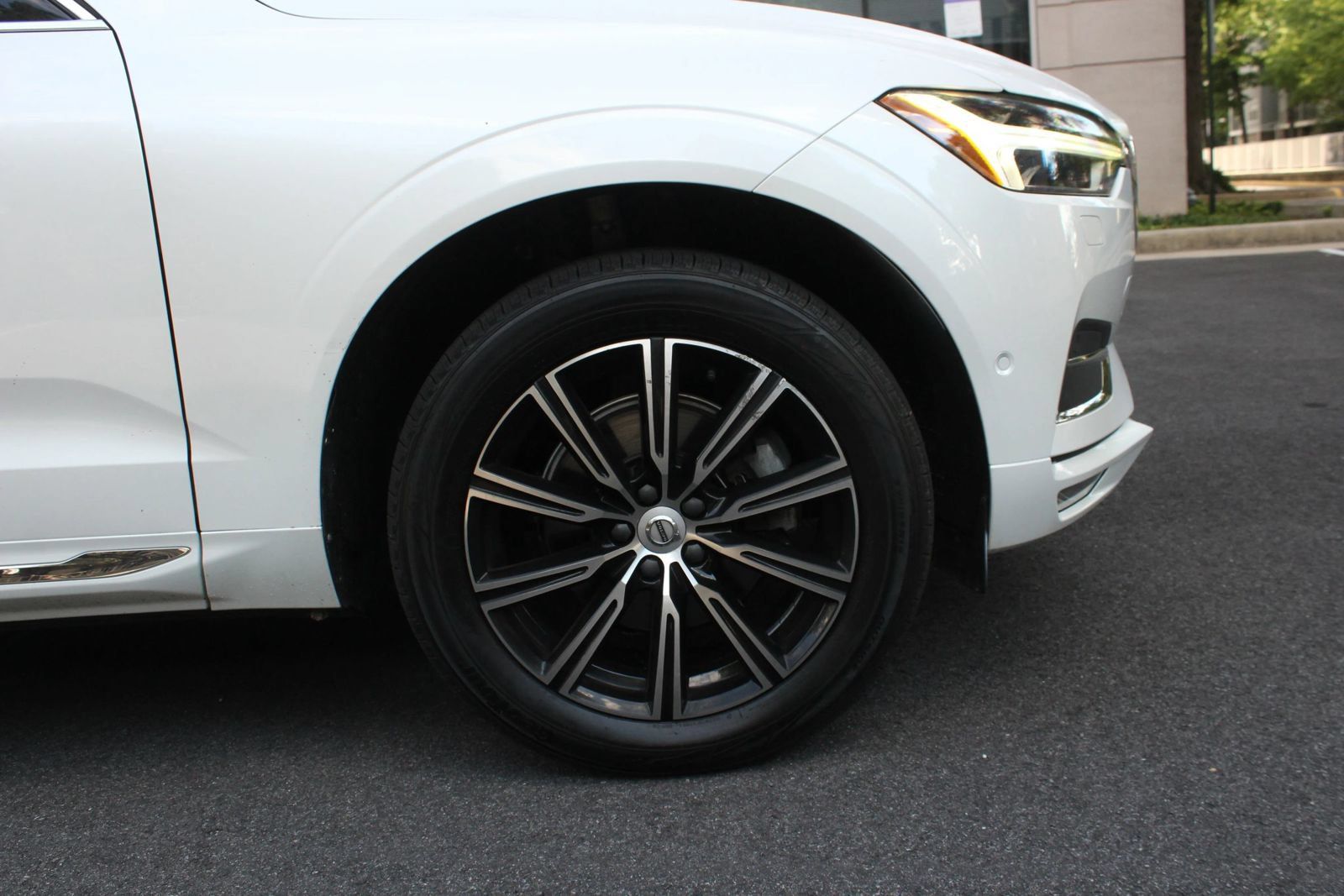 Used 2019 Volvo XC60 T5 Inscription w/ Protection Package Premier AWD/4WD image 4