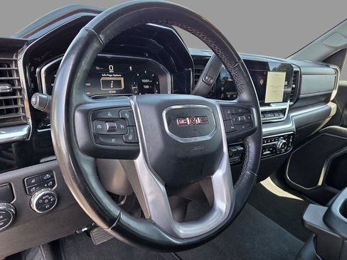 Used 2025 GMC Sierra 1500 SLT RWD image 10