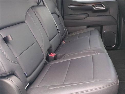 Certified 2025 GMC Sierra 1500 SLT RWD image 20