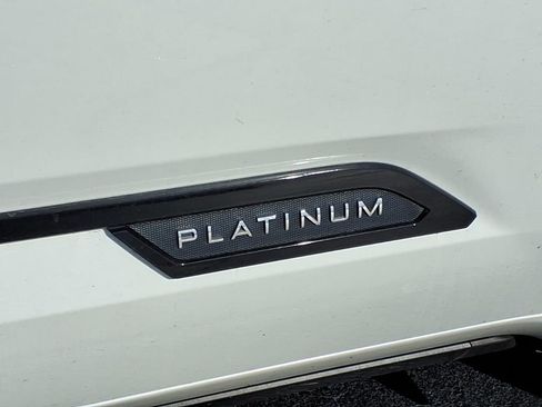 Used 2023 Toyota Sequoia Platinum image 9