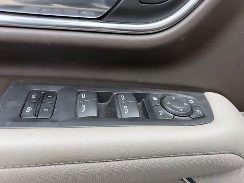 Used 2023 GMC Yukon XL SLT w/ SLT Premium Package image 20