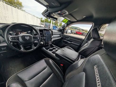 Used 2024 RAM 1500 Laramie AWD/4WD image 7