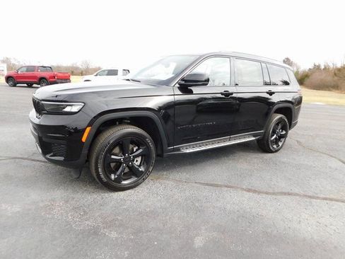 Used 2024 Jeep Grand Cherokee L Laredo RWD image 7