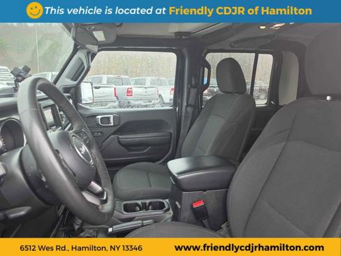 Used 2023 Jeep Gladiator Sport image 14