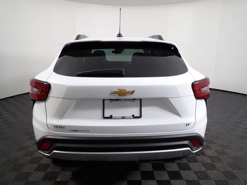 New 2026 Chevrolet Trax LT w/ LT Convenience Package image 10