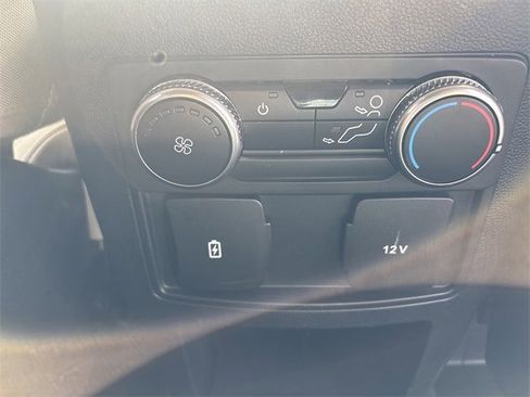 Used 2021 Ford Explorer XLT image 23