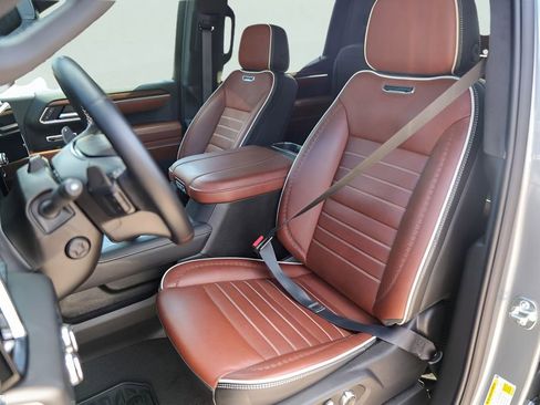 Used 2025 GMC Sierra 1500 Denali Ultimate AWD/4WD image 10