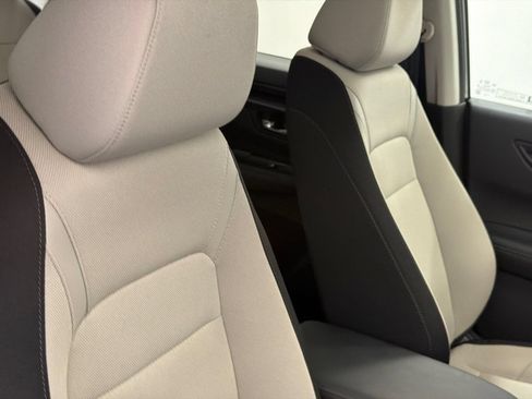 Used 2025 Honda CR-V EX image 11
