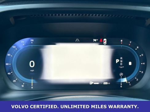 Certified 2025 Volvo XC40 B5 Core image 16