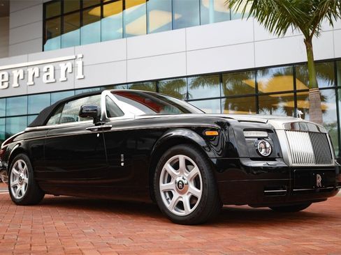 Used 2010 Rolls-Royce Phantom Drophead Coupe image 24