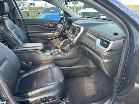 Used 2019 GMC Acadia SLT w/ LPO, Floor Liner Package FWD image 16