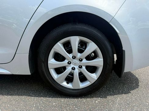Used 2025 Toyota Corolla LE FWD image 8