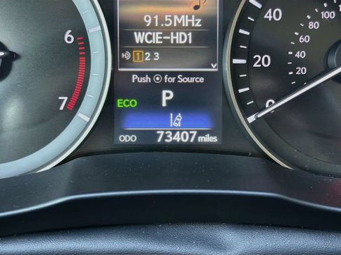 Used 2017 Lexus ES 350 w/ Ultra Luxury Package FWD image 40