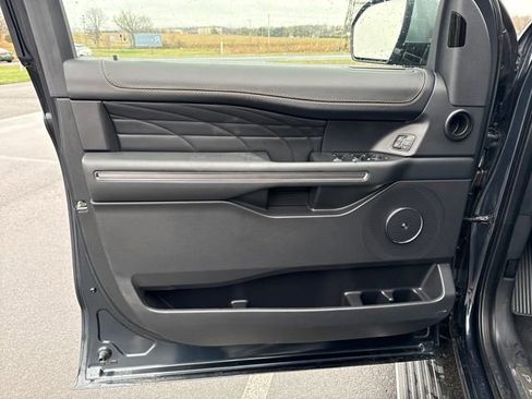 Used 2024 Ford Expedition Max Platinum image 25