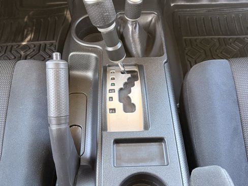 Used 2007 Toyota FJ Cruiser 4WD image 28