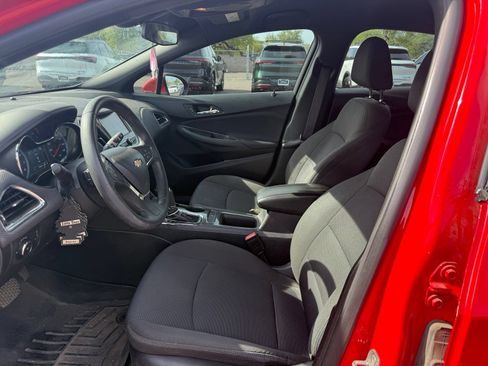 Used 2017 Chevrolet Cruze LT w/ Convenience Package FWD image 13