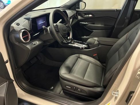 Used 2026 Chevrolet Trax RS FWD image 9