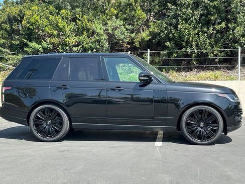 Used 2020 Land Rover Range Rover HSE image 6