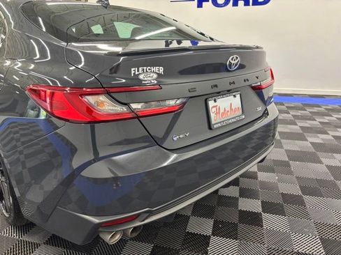 Used 2025 Toyota Camry SE FWD image 8