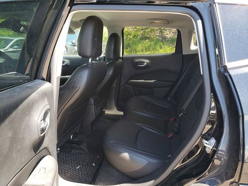 Used 2019 Jeep Compass Latitude w/ Cold Weather Group AWD/4WD image 7