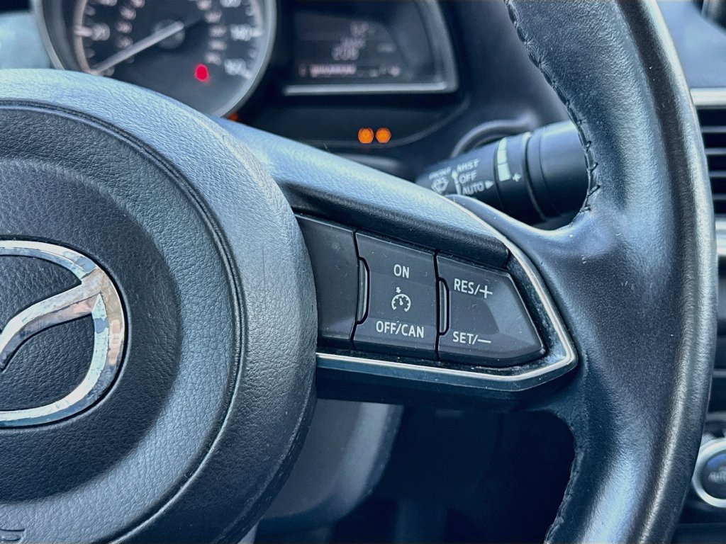 Used 2018 MAZDA MAZDA3 Touring FWD image 17