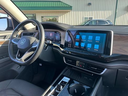 Used 2025 Volkswagen Atlas SE AWD/4WD image 33