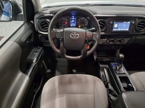 Used 2019 Toyota Tacoma SR image 7