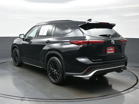 Used 2023 Toyota Highlander XSE FWD image 4