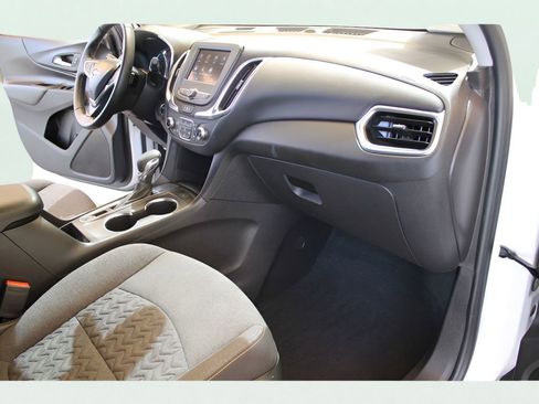 Used 2023 Chevrolet Equinox LS image 18
