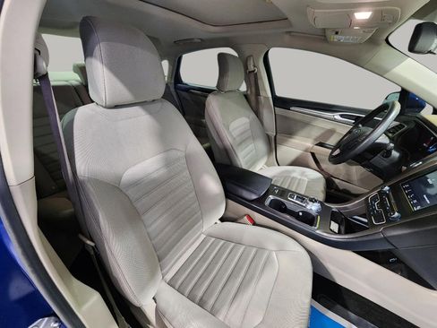 Used 2018 Ford Fusion SE w/ Fusion SE Technology Package image 28