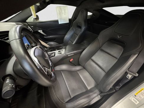 Used 2015 Chevrolet Corvette Z06 w/ 3LZ Preferred Equipment Group RWD image 9
