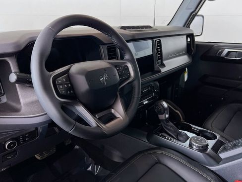 New 2026 Ford Bronco Badlands image 3