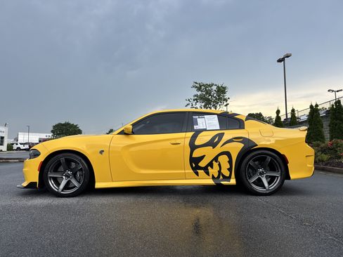 Used 2018 Dodge Charger SRT Hellcat RWD image 7