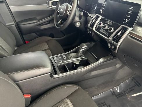 Certified 2023 Kia Sorento LX FWD image 23