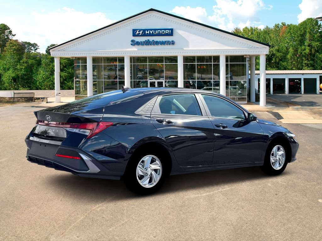New 2026 Hyundai Elantra SE FWD image 8
