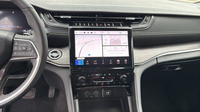 Certified 2024 Jeep Grand Cherokee Limited w/ Luxury Tech Group II AWD/4WD image 22
