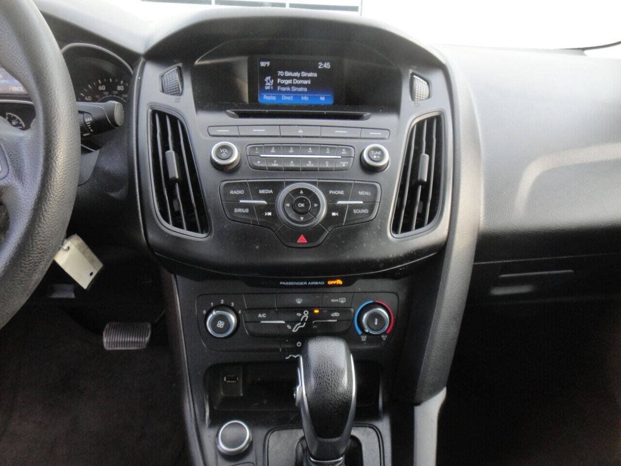Used 2017 Ford Focus SE FWD image 13