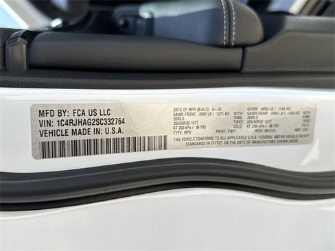 New 2025 Jeep Grand Cherokee Altitude image 27