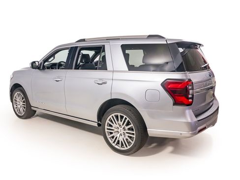Used 2024 Ford Expedition Platinum image 4