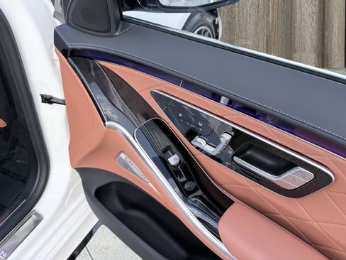 Used 2022 Mercedes-Benz S 580 4MATIC Sedan image 45